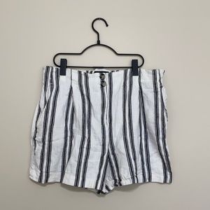 DYNAMITE high rise paper bag short